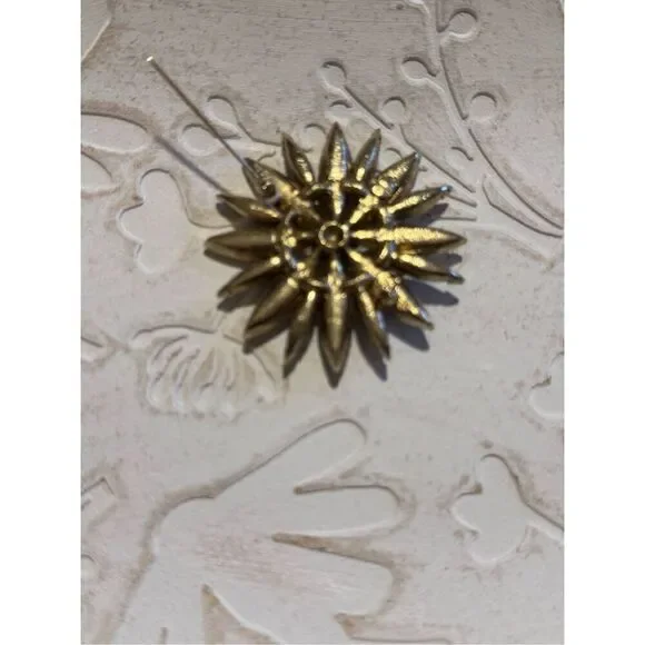 RJ Graziano Swarovski Flower Brooch  Amethyst & Peridot. Vintage Estate - Picture 6 of 10